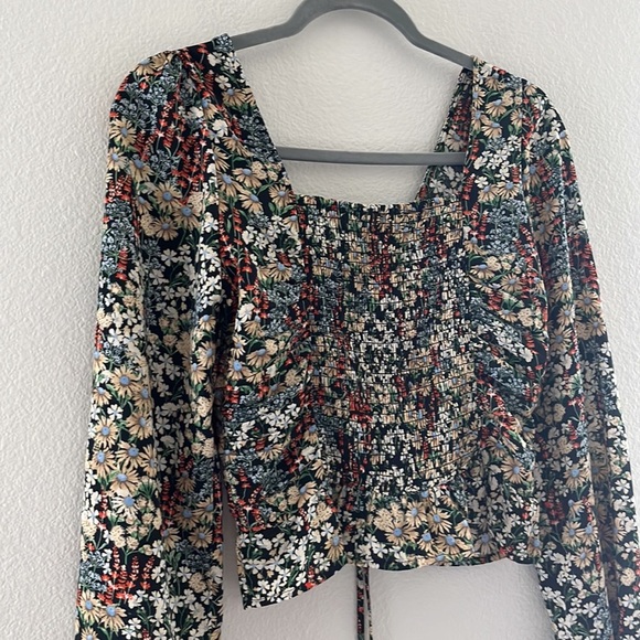 Collective concepts ruched floral cropped top sz S - Picture 6 of 11
